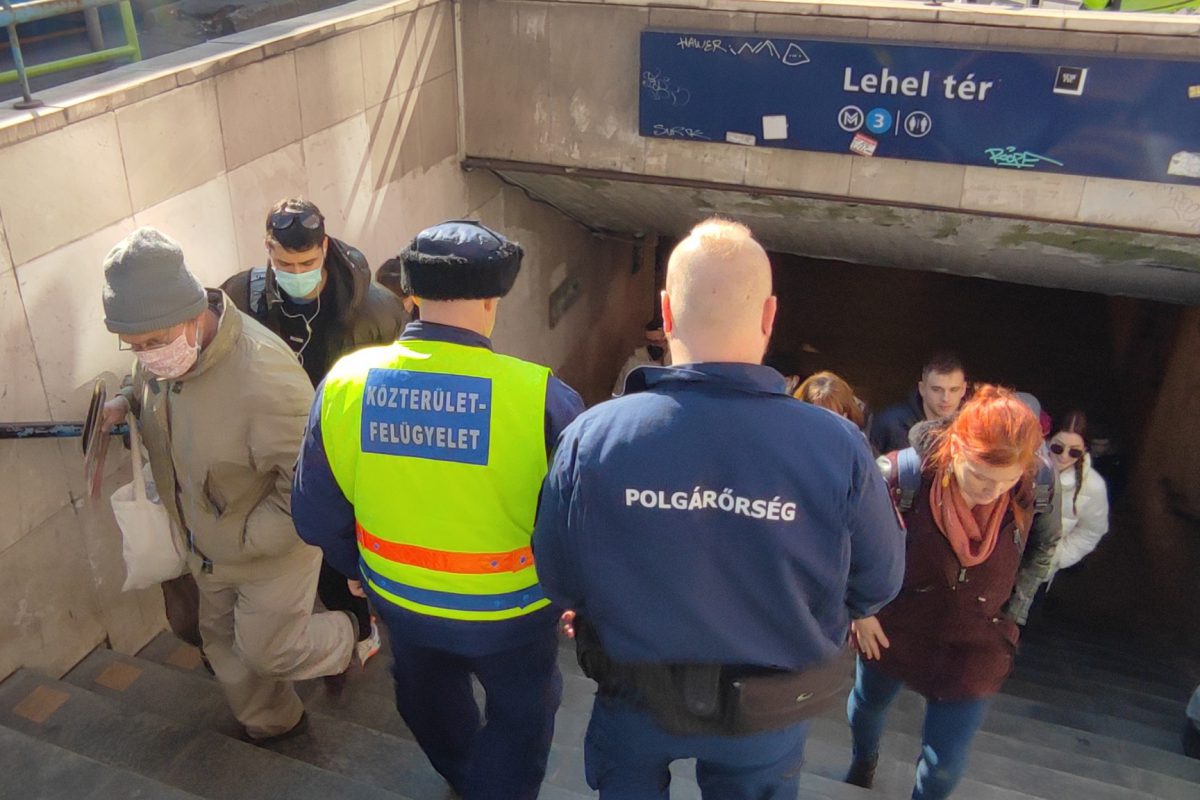 Szolgálatok, a Rendőrséggel, 
 Tűzoltósággal - ezt tudjátok!
 De azt már kevés...