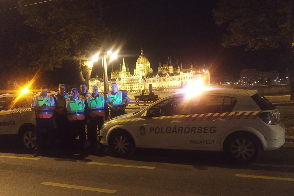 Éjszaka során, a ma tartandó fáklyás menet útvonalán 10.8 km hosszan "Rendőrség"...